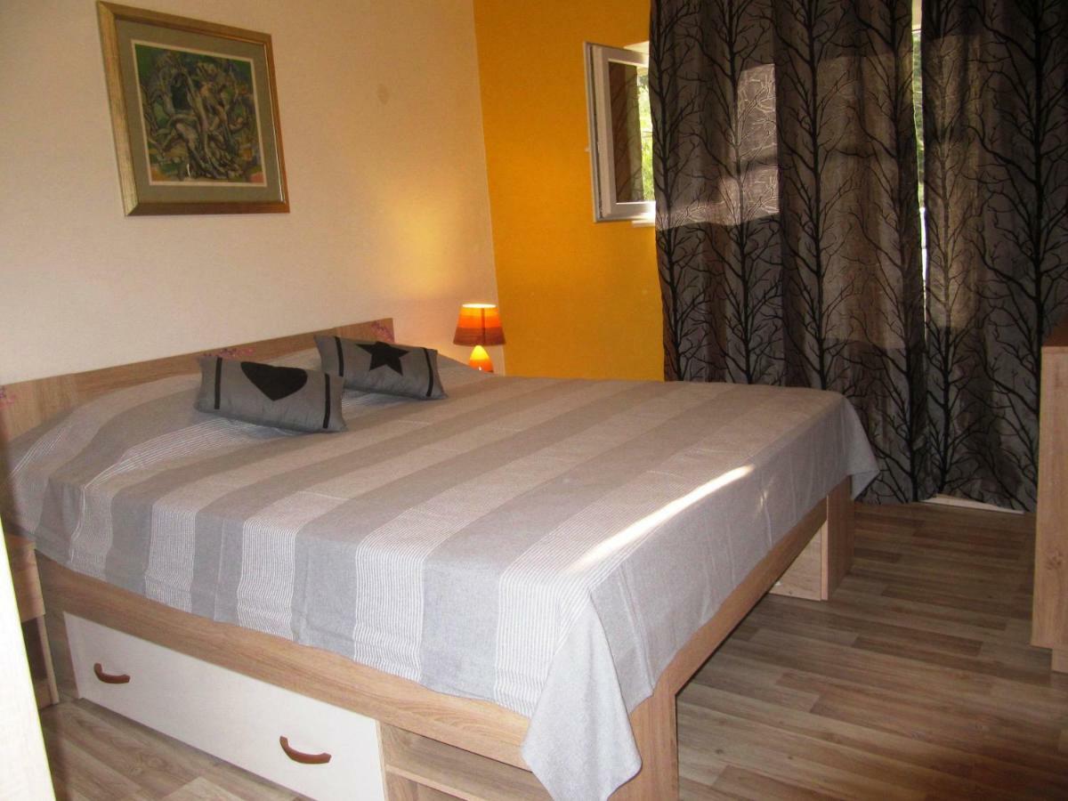 Apartmans And Rooms Dunjini Dvori 科尔丘拉 外观 照片
