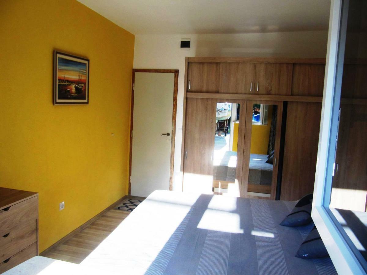 Apartmans And Rooms Dunjini Dvori 科尔丘拉 外观 照片